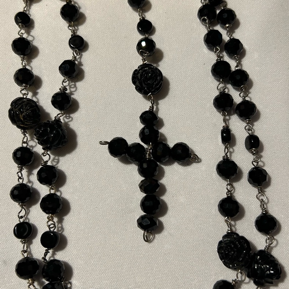 Chic Black Rosary Necklace with Bkack Cross Pendant